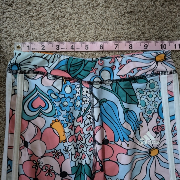ADIDAS GIRLS Clear Sky 70’s Print Bike Shorts Size M 10/12 - Picture 7 of 8